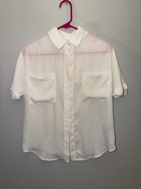 White Short-Sleeve Casual Button-Down Shirt